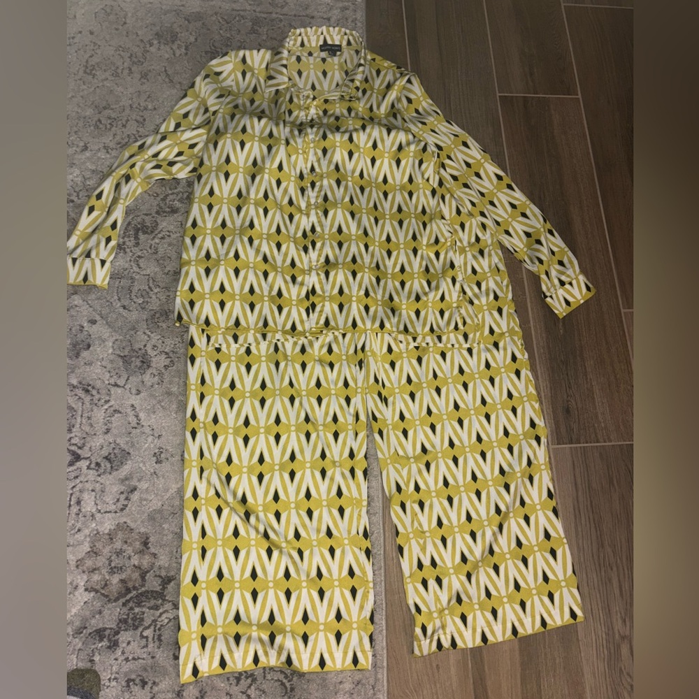 Geometric Yellow and Black 2 Piece Set